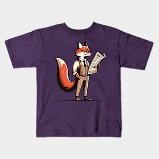 Clever fox reads newspsper Kids T-Shirt